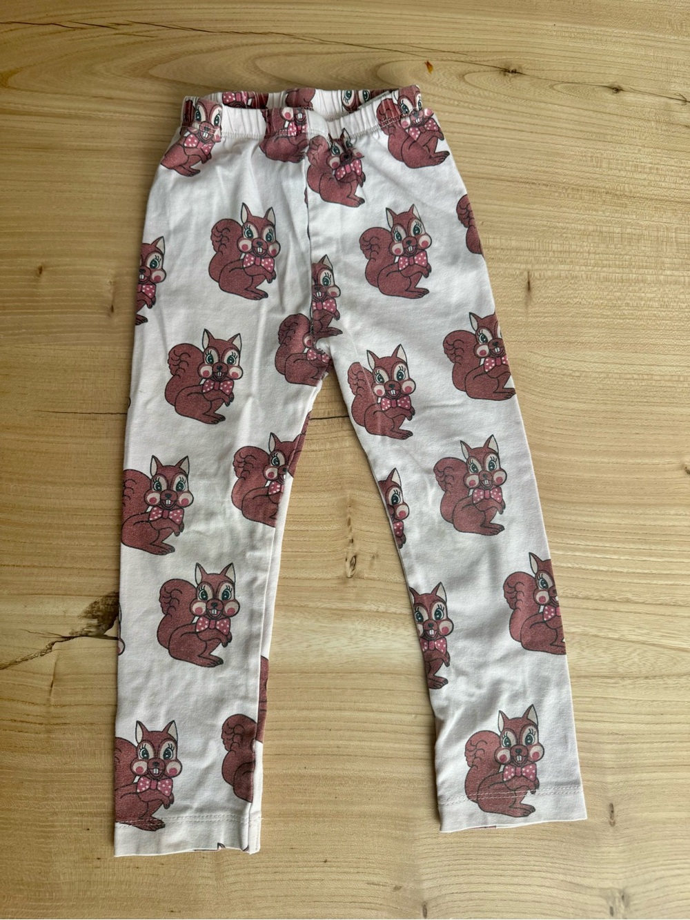 Hugo Loves Tiki Leggings with Brown Squirrel Print